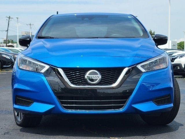 2022 Nissan Versa SR