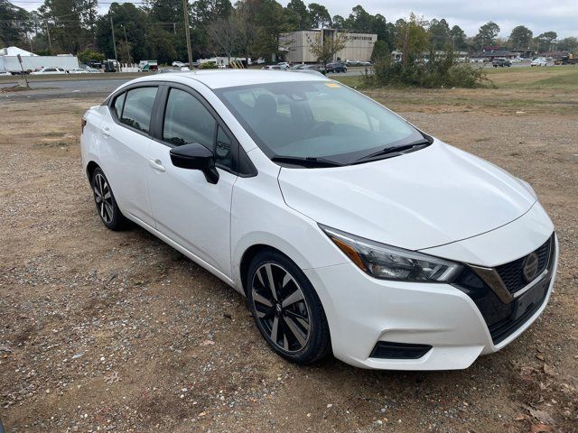 2022 Nissan Versa SR