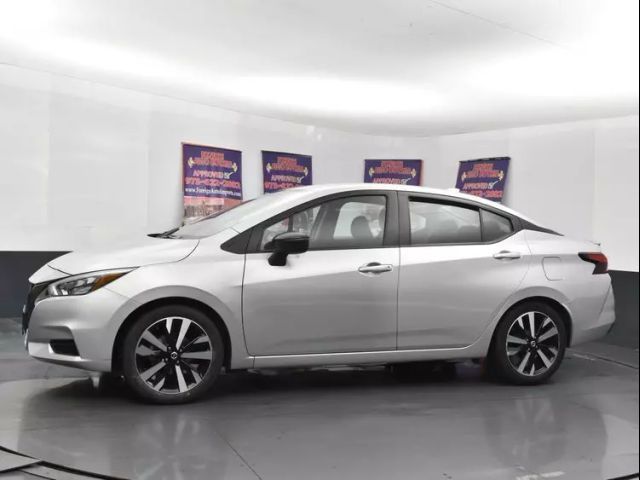 2022 Nissan Versa SR