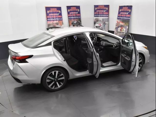 2022 Nissan Versa SR