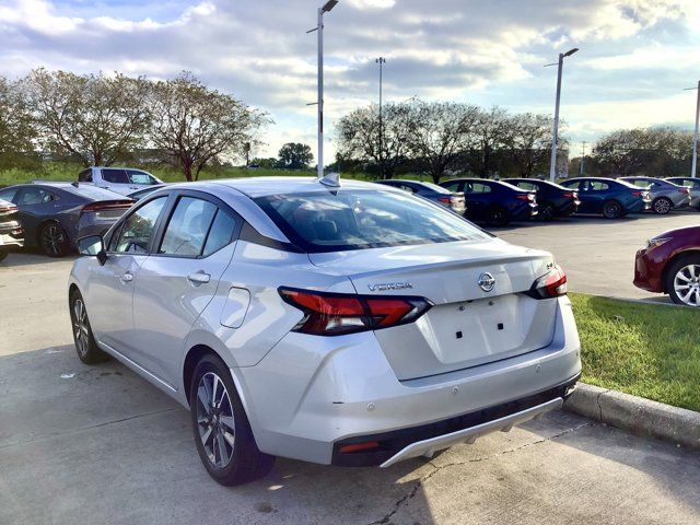 2022 Nissan Versa SV