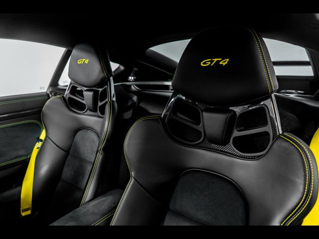 2022 Porsche 718 Cayman GT4