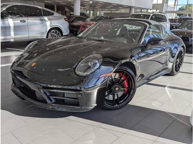 2022 Porsche 911 4 GTS