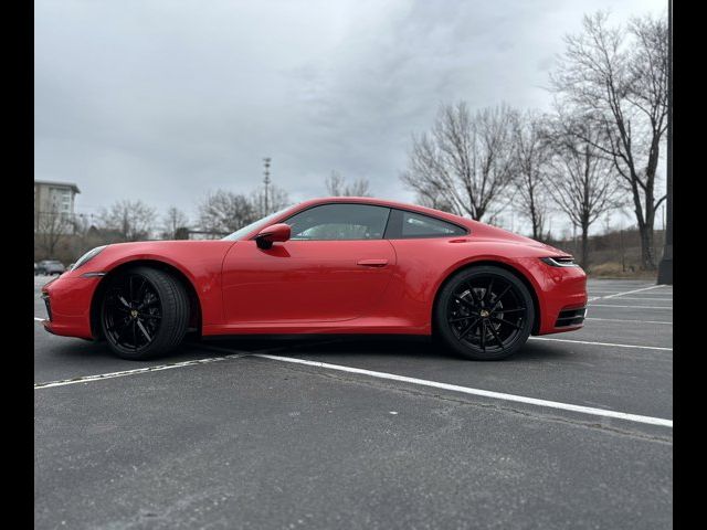 2022 Porsche 911 Carrera