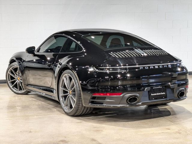 2022 Porsche 911 Carrera