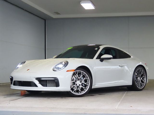 2022 Porsche 911 Carrera