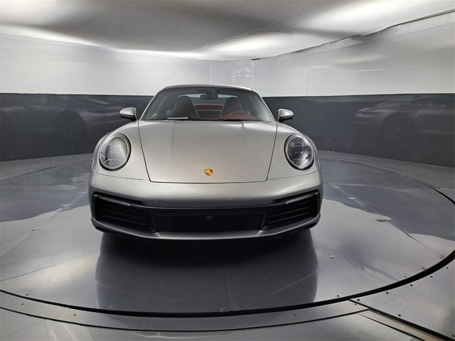 2022 Porsche 911 Carrera