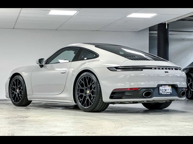 2022 Porsche 911 Carrera