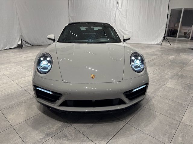 2022 Porsche 911 Carrera