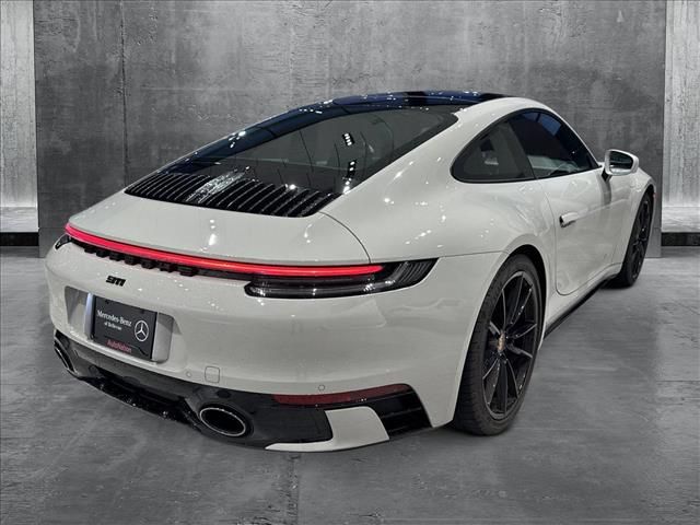 2022 Porsche 911 Carrera