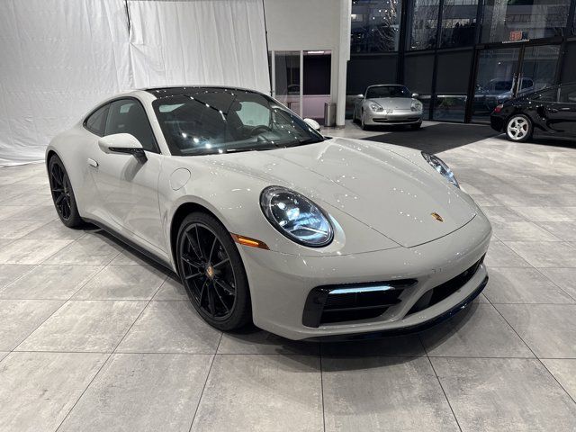 2022 Porsche 911 Carrera