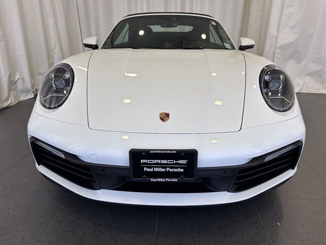 2022 Porsche 911 Carrera