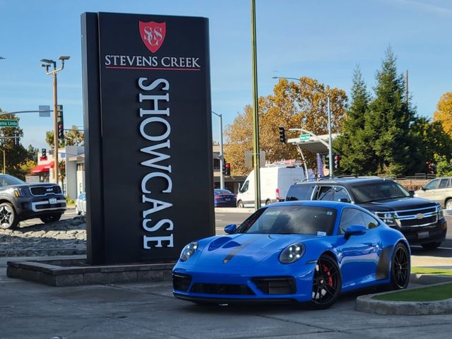 2022 Porsche 911 Carrera 4 GTS