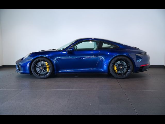 2022 Porsche 911 Carrera 4 GTS