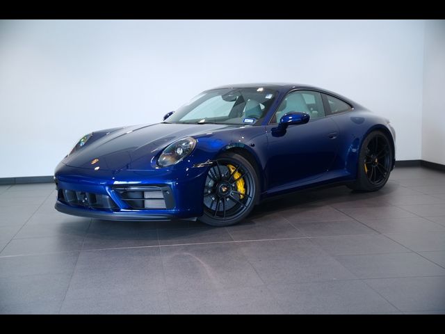 2022 Porsche 911 Carrera 4 GTS