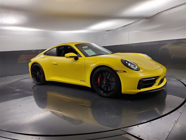 2022 Porsche 911 Carrera 4 GTS