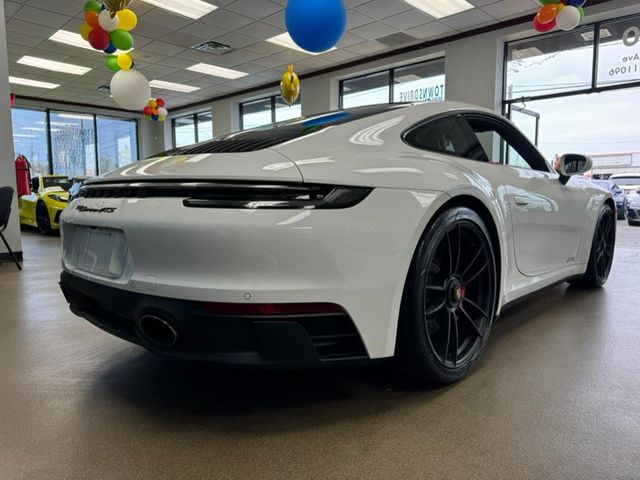 2022 Porsche 911 Carrera 4 GTS