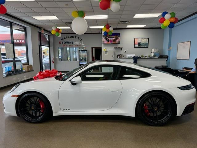 2022 Porsche 911 Carrera 4 GTS