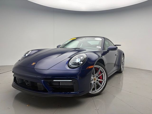 2022 Porsche 911 Carrera 4 GTS