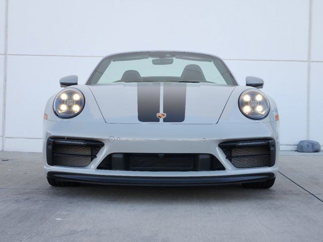 2022 Porsche 911 Carrera GTS