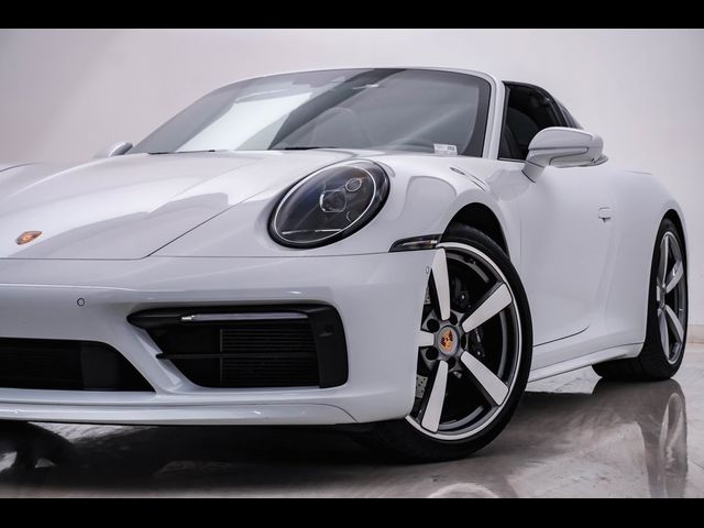 2022 Porsche 911 4