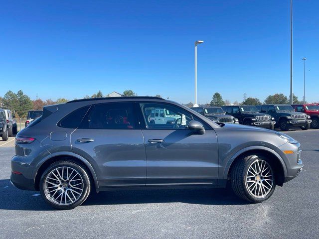 2022 Porsche Cayenne Base