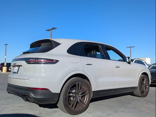 2022 Porsche Cayenne Base