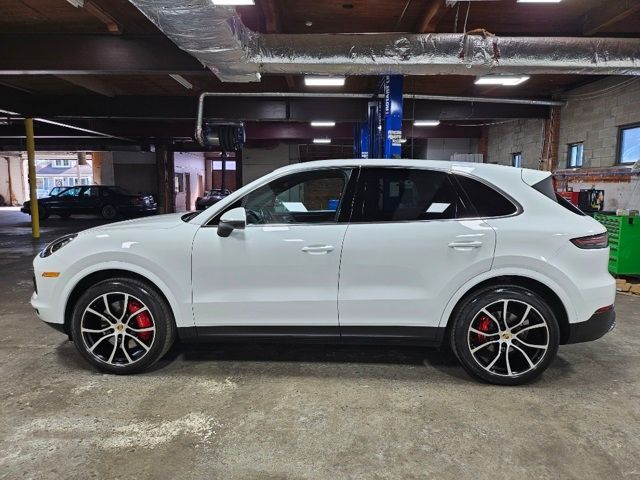 2022 Porsche Cayenne Base