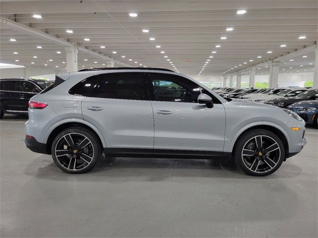 2022 Porsche Cayenne Base