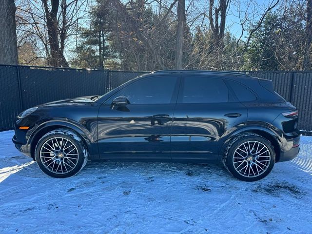 2022 Porsche Cayenne Base