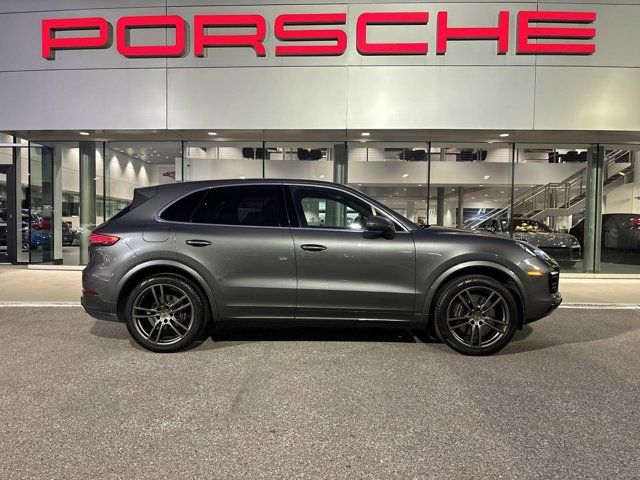 2022 Porsche Cayenne Base