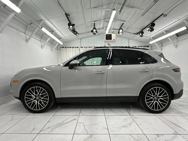 2022 Porsche Cayenne Base