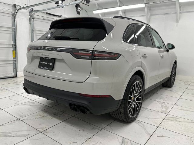 2022 Porsche Cayenne Base