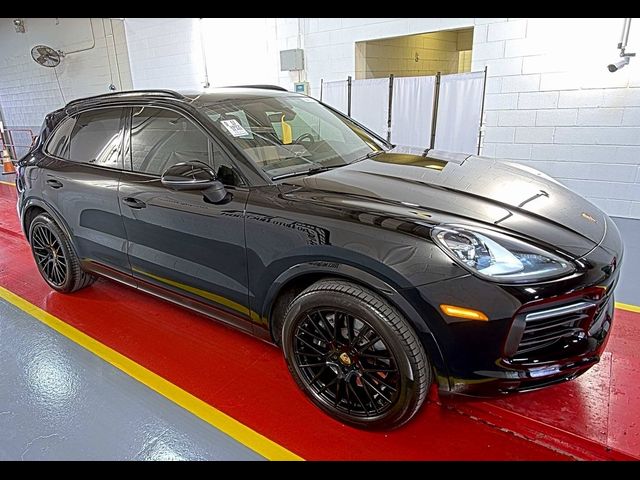 2022 Porsche Cayenne Base