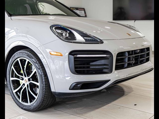 2022 Porsche Cayenne E-Hybrid Base