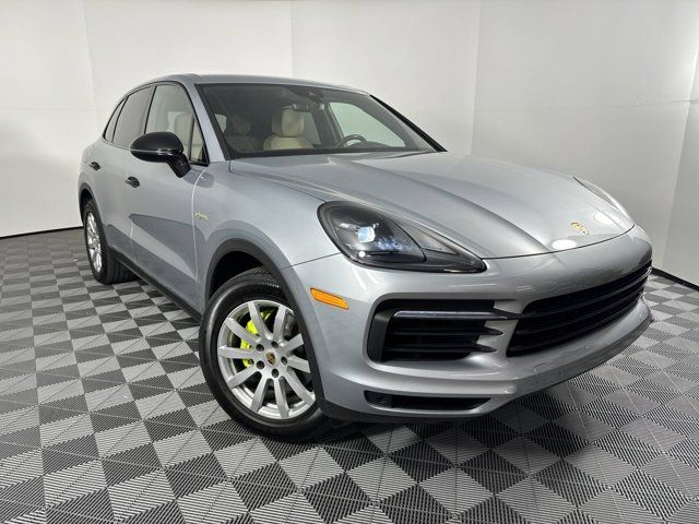 2022 Porsche Cayenne E-Hybrid Base