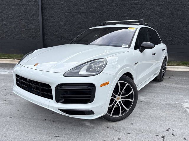 2022 Porsche Cayenne E-Hybrid Base