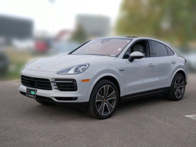 2022 Porsche Cayenne E-Hybrid Base