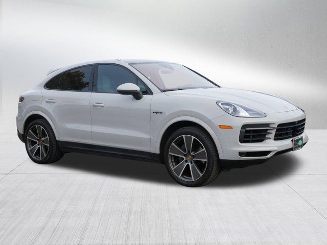 2022 Porsche Cayenne E-Hybrid Base