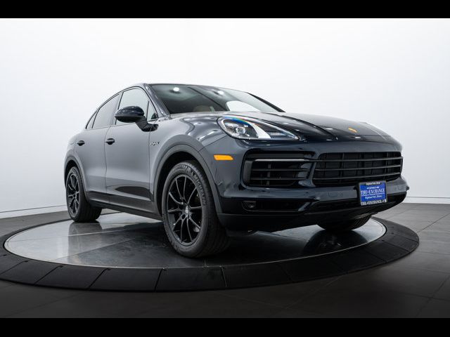 2022 Porsche Cayenne E-Hybrid Base