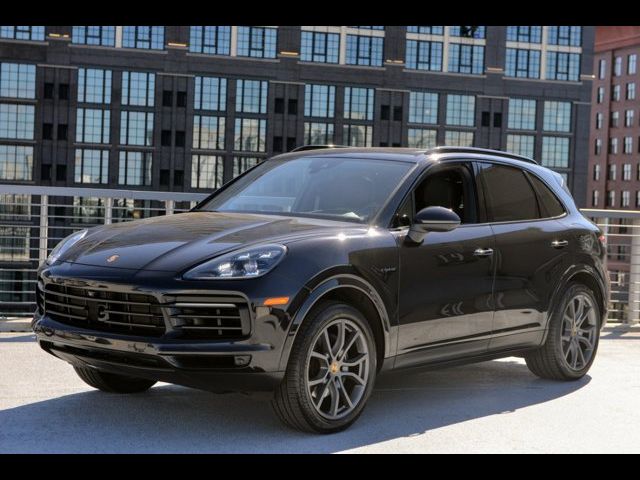 2022 Porsche Cayenne Platinum Edition E-Hybrid