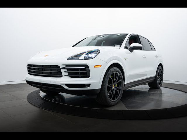 2022 Porsche Cayenne Platinum Edition E-Hybrid