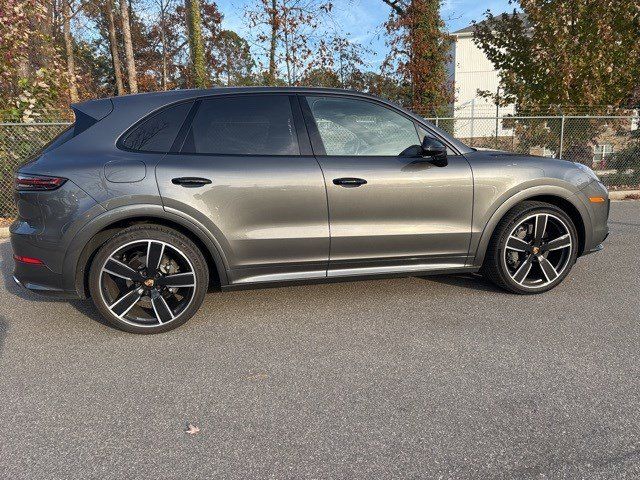 2022 Porsche Cayenne S