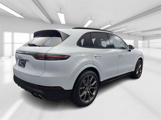 2022 Porsche Cayenne S