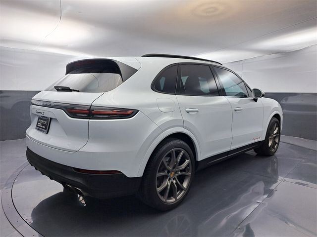 2022 Porsche Cayenne S