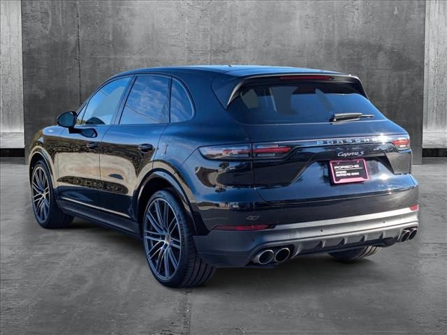 2022 Porsche Cayenne S