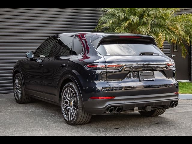 2022 Porsche Cayenne S