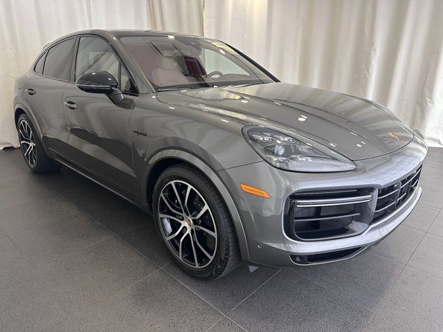 2022 Porsche Cayenne E-Hybrid Turbo S