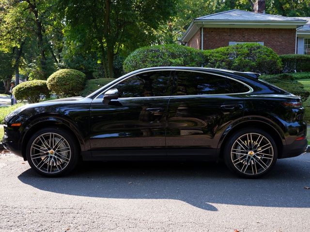 2022 Porsche Cayenne Base