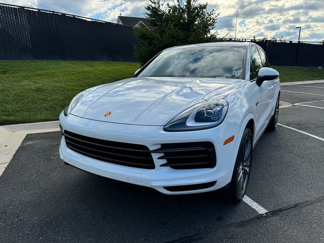 2022 Porsche Cayenne E-Hybrid Base